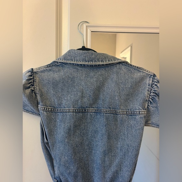 ALICE + OLIVIA Miranda belted tiered denim mini dress 
Size: 8 - Picture 12 of 14